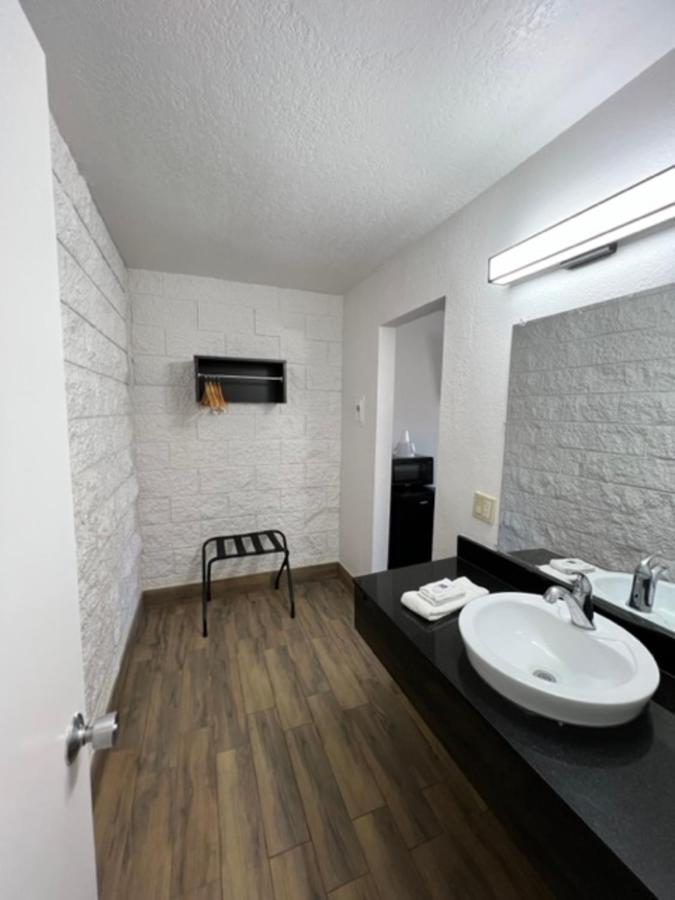 Hotel 6-orange, Ca - Anaheim Orange