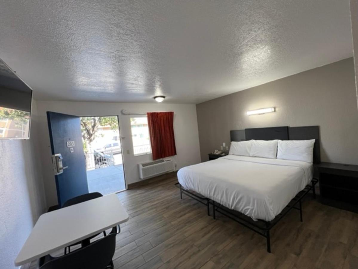 Hotel 6-orange, Ca - Anaheim Orange