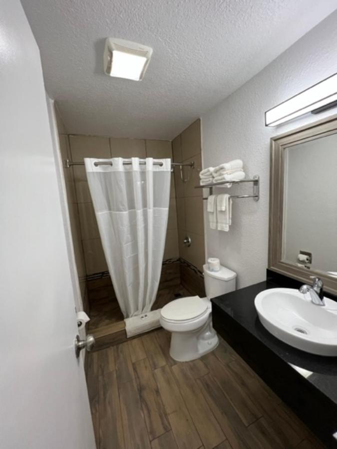 Hotel 6-orange, Ca - Anaheim Orange
