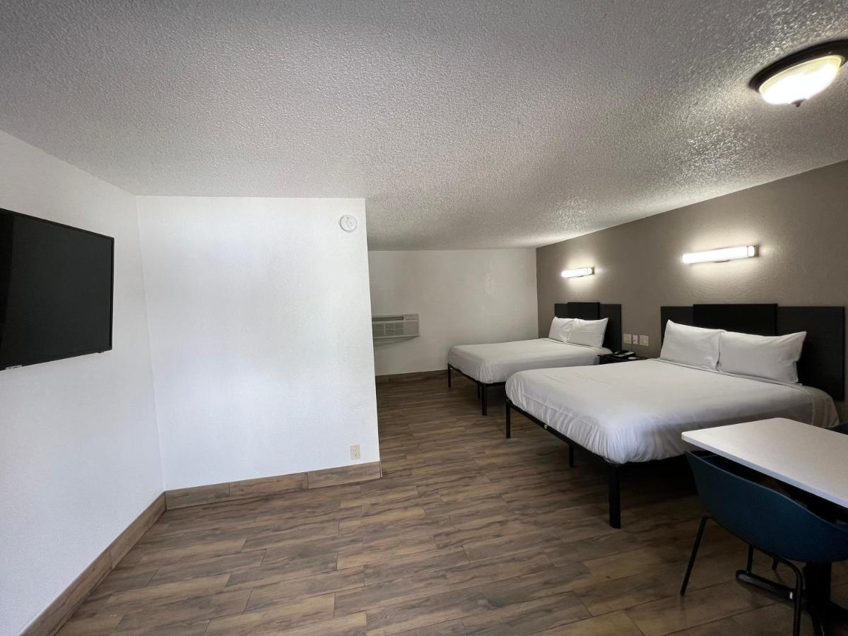 6-orange, Ca - Anaheim Hotel 2*