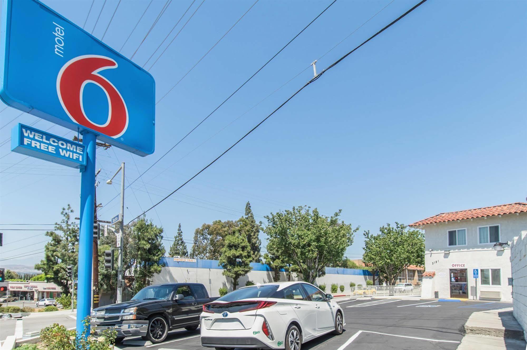 Hotel 6-orange, Ca - Anaheim